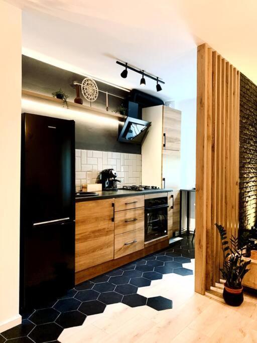 Апартаменты Heart Of The City - Modern Studio With Balcony Бухарест Экстерьер фото